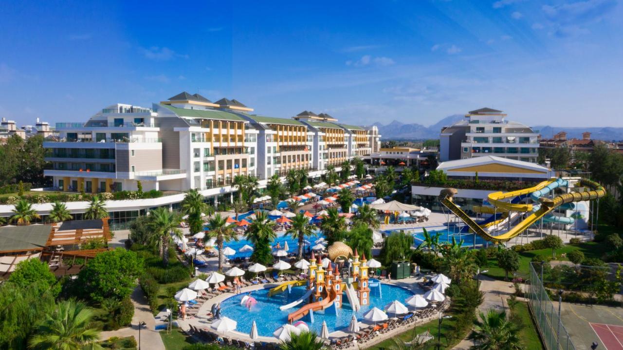  Port Nature Luxury Resort Hotel & Spa    .