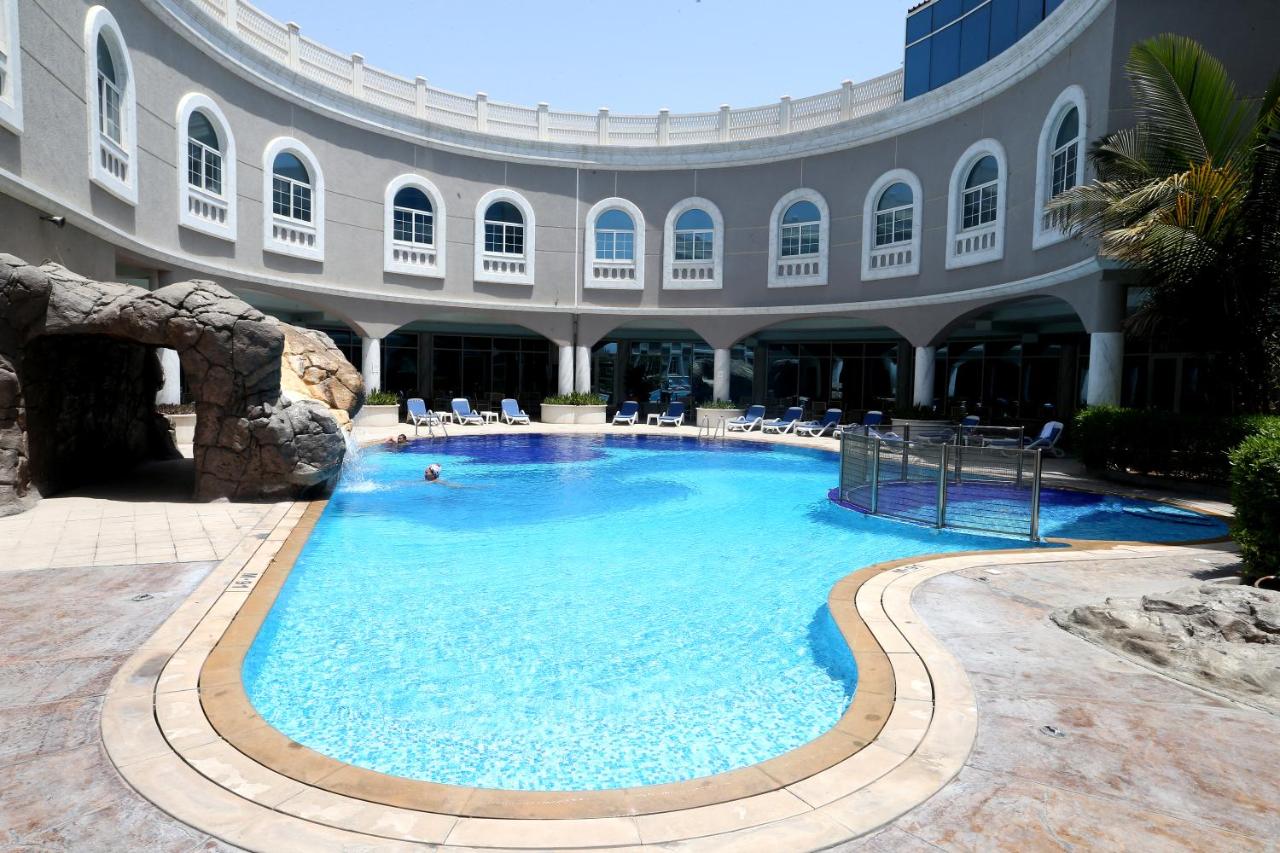  Sharjah Premiere Hotel & Resort    .