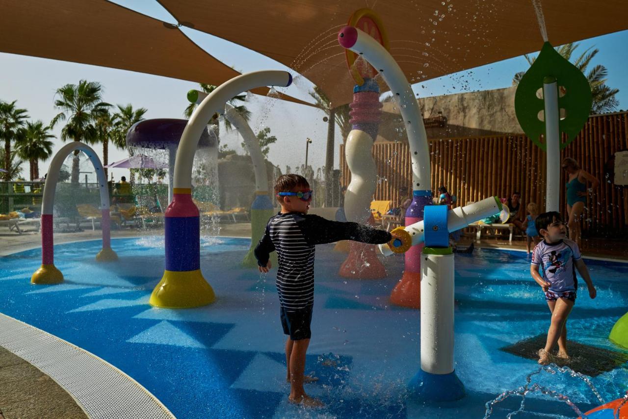   Centara Mirage Beach Resort Dubai 4*    .